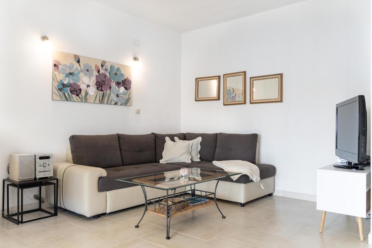 Apartments Siesta Sumartin Exterior photo
