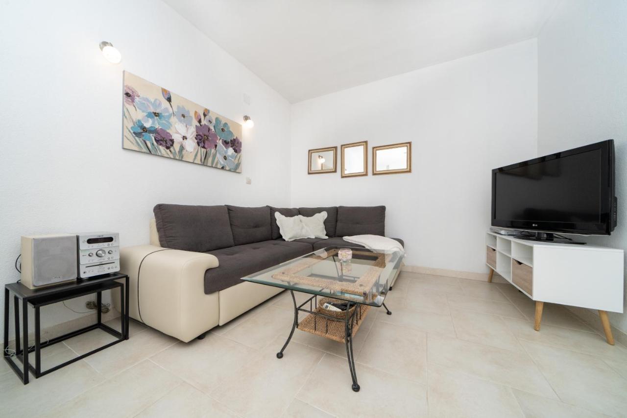 Apartments Siesta Sumartin Exterior photo