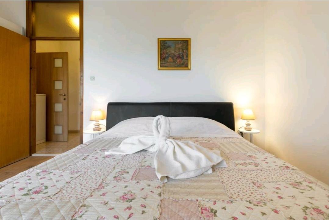 Apartments Siesta Sumartin Exterior photo